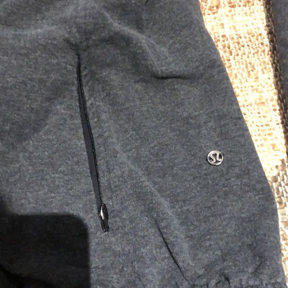 GUC grey Lululemon sweatshirt - Picture 4 of 13